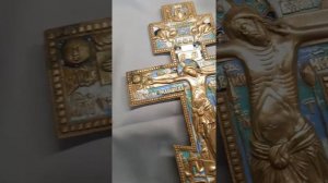 Старинный крест Распятие Христово . Меднолитая пластика. Четыре цвета эмали.