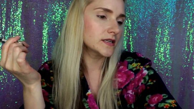 Kevyn Aucoin Eyelash Curler + Chatting смотреть онлайн