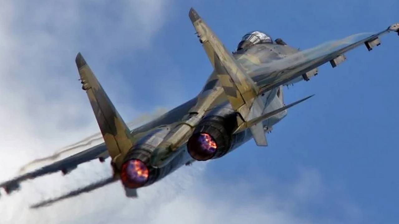 Уничтожение авиаударом склада с боеприпасами ВСУ в Херсонской области попало в кадр