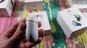 Все поколения наушников Google pixel buds