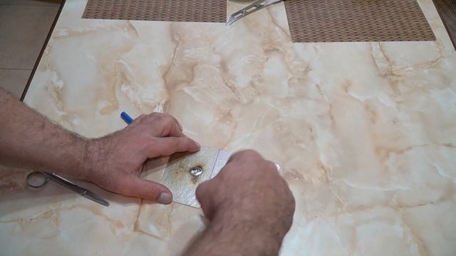 Легкий и не дорогой способ починить микроволновку. Если внутри микроволновки что-то сверкает смотреть онлайн