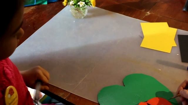 ИЗО для детей. Аппликация.Божья коровка. Как сделать божью коровку.
