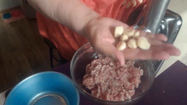 Деликатесы своими руками (часть 2). Мясные чипсы и пивчики из куриного мяса.