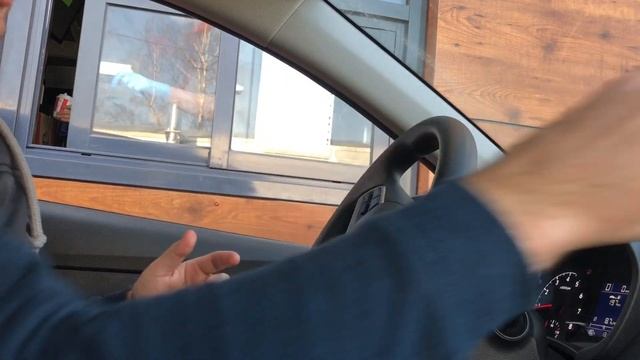 Дикие очереди в KFC ? Прогулка по Питеру продолжается. Люди потратили всё. Как жить дальше? смотреть онлайн