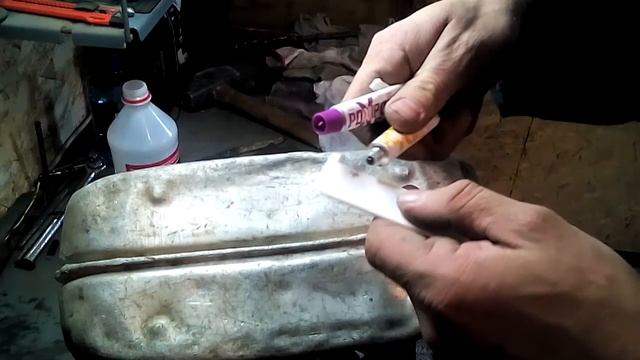 Как быстро залатать протекающую канистру. смотреть онлайн