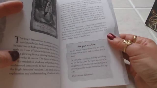 Traceyhd's Top 10 Tarot Decks For Christmas & Her Favorite Tarot Deck Of All