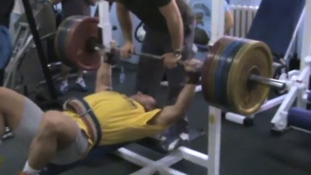 жим лежа 210 кг без майки на 3 раза смотреть онлайн