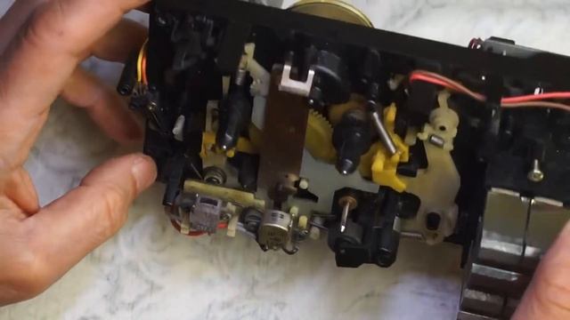 Тех. уголок Винтика и Шпунтика. Toshiba RT-983. Часть 1. Ремонт протяжек и восстановление пластмасс смотреть онлайн