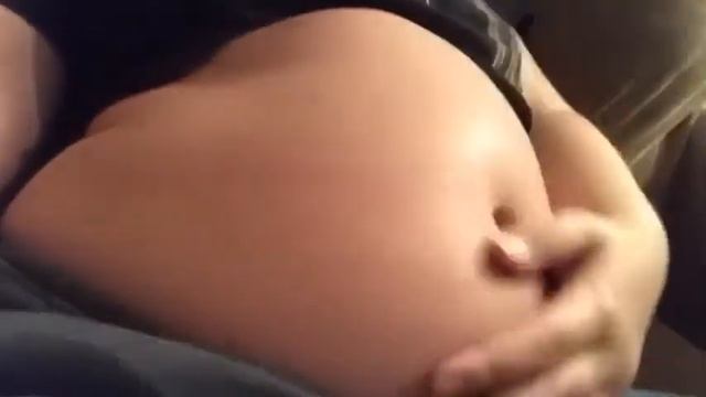 LMBB Belly Stuffing in Black Crop Top смотреть онлайн