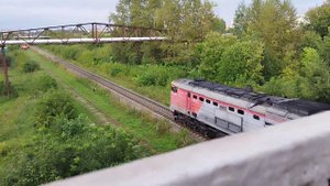 2тэ10м едет по перегону Киров Пасс.-Киров Котласский