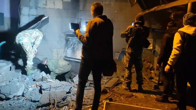‼️?☠️Страшные кадры: враг нанёс удар по жилым домам в Донецке кассетными боеприпасами !!!
