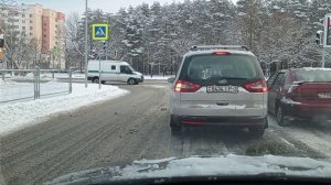 Зимой на Ладе ВЕСТЕ! Как ведет себя автомобиль на обледенелой дороге в городе. #влог