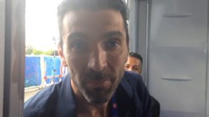 Буффон на русском говорит 'Буффонище'