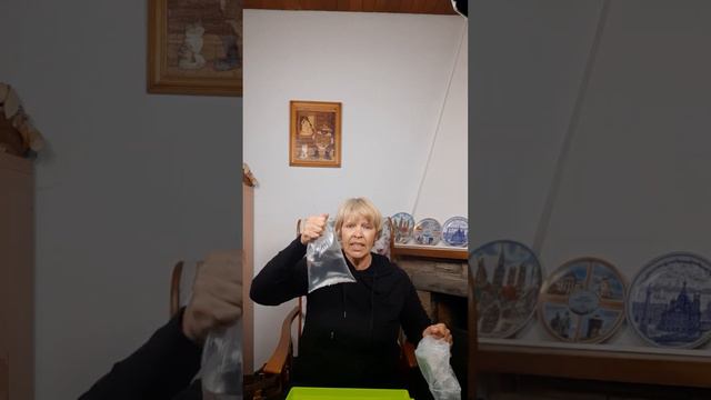 Гиды в Барселоне. Пугаем мух , как в средние века #гидвбарселоне #шортс #интересныефакты