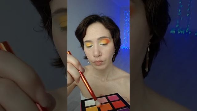 Обзор и тест-макияж палеткой Beauty Bay - Bright Matte 9 цветов (яркая бюджетная палетка теней) смотреть онлайн