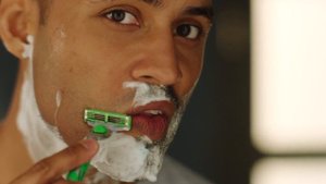 Бритье Чувствительной Кожи: Советы по Уходу за Кожей Для Мужчин | Gillette MACH3 Sensitive