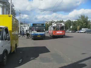 Ярославль. ЗиУ-682Г # 28 и МАЗ-104 #588. Ярославль Главный.