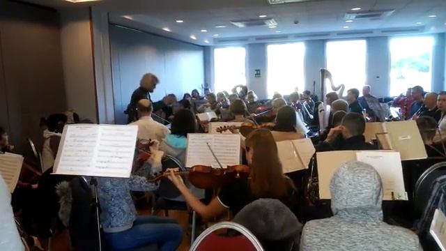 Академический симфонический оркестр Самарской филармонии начал репетиции в Барселоне смотреть онлайн