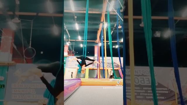 ВОЗДУШНАЯ ГИМНАСТИКА. НАЧАЛО смотреть онлайн