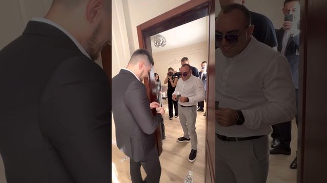 Армянская свадьба, кавор дает выкуп за невесту!!! #армянскаясвадьба #армяне смотреть онлайн