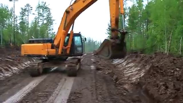 ЭКСКАВАТОР КОПАЕТ КЮВЕТ