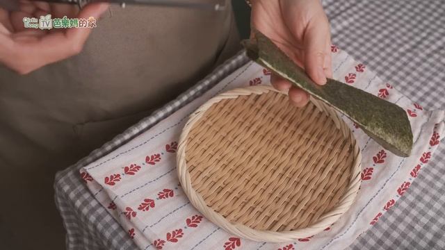 茄子不變黑有訣竅，加上海苔，不用蒸不用煮，一上桌就掃光，真香! vegan 素食料理 смотреть онлайн