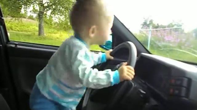 ребенок танцует под бутырку смотреть онлайн