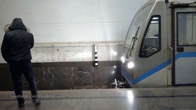 Остановка поездов метро у рейки (короткая версия) // 6 апреля 2019 смотреть онлайн