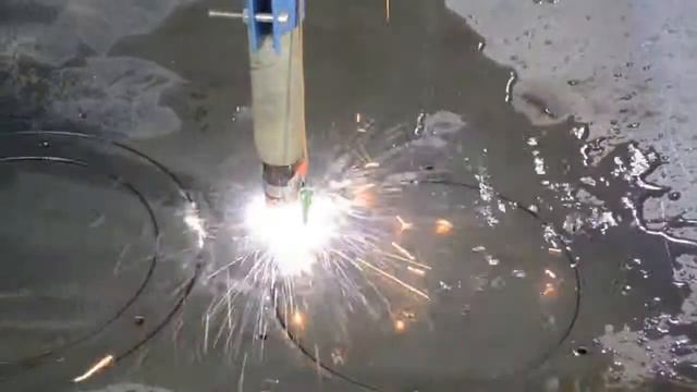 Станок плазменной резки металла с водяной ванной с контролем высоты смотреть онлайн