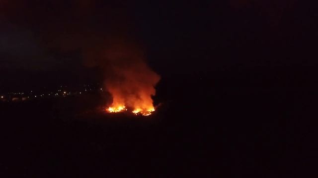 Горящая свалка в городе Оса ночью смотреть онлайн