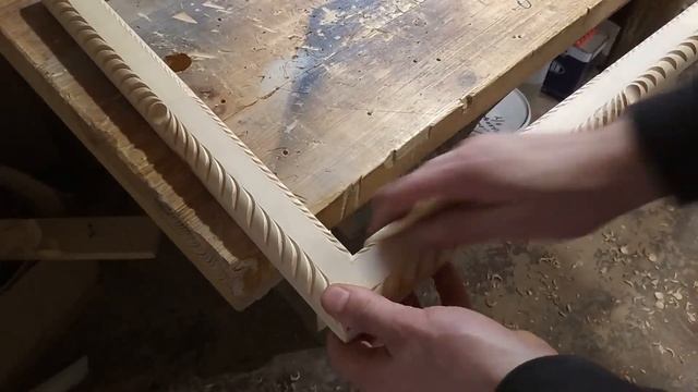 Резьба по дереву. Небольшой урок для начинающих легкий орнамент для рамки. смотреть онлайн