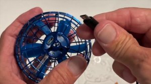 Unboxing the flying Magic Hover Ball Wonder Sphere Boomerang Ball