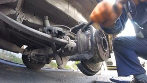 How to change the rear pads VW CRAFTER / Как поменять задние колодки VW CRAFTER