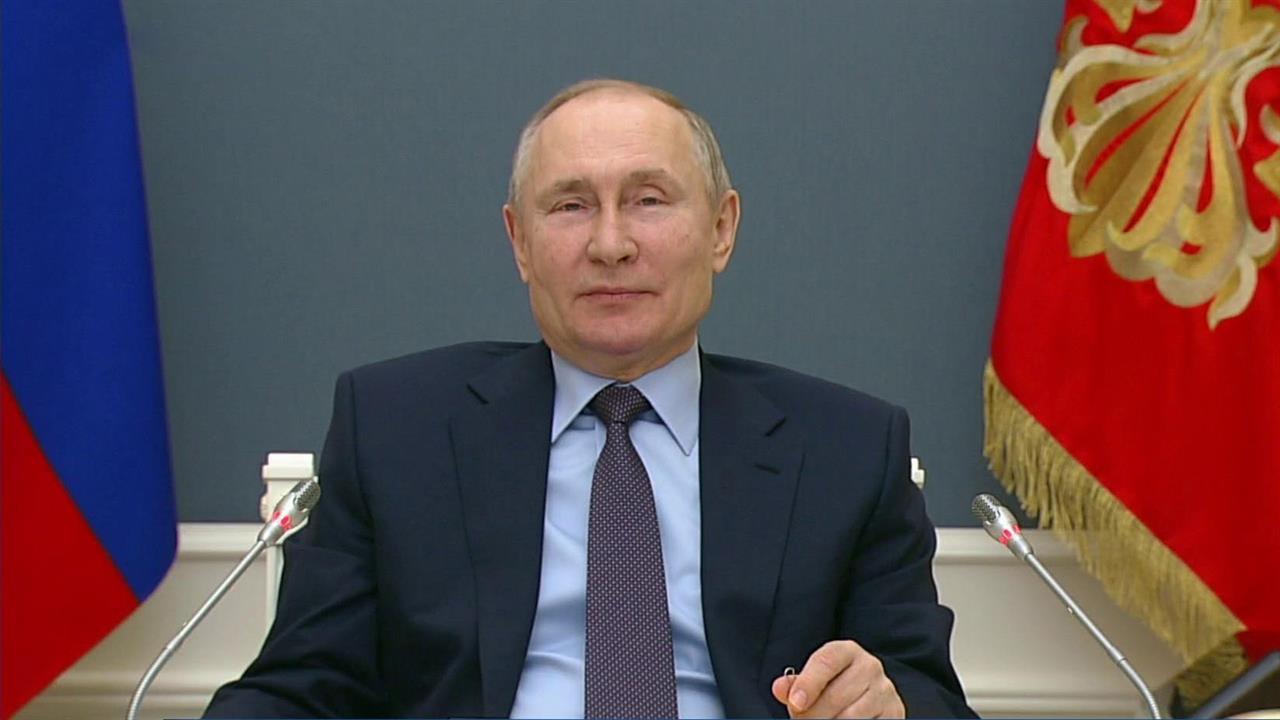 Владимир Путин сообщил, что получил уже второй компонент вакцины от коронавируса