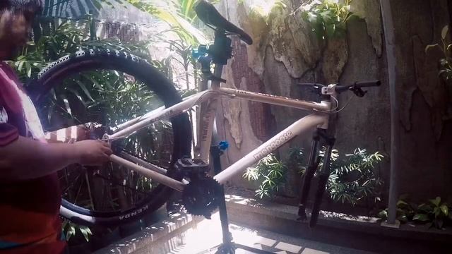 BikeWrench Builds 2: 2009 Mongoose Tyax Sport 26 (HD) смотреть онлайн