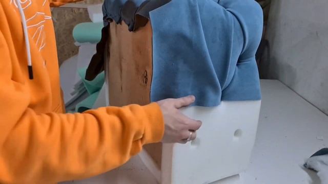 Банкетка в каретной стяжке. Делаем мягкую банкетку. Пышная банкетка капитоне. Круговая каретка