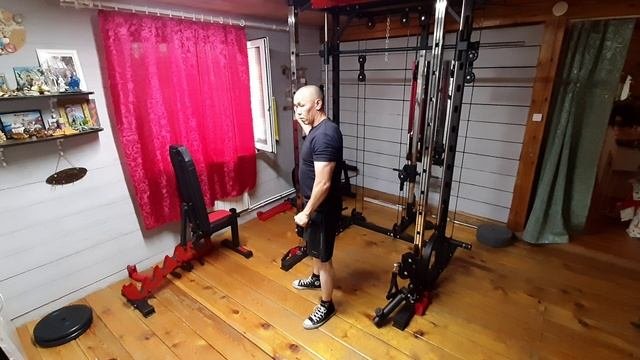 Тренировка плеч.