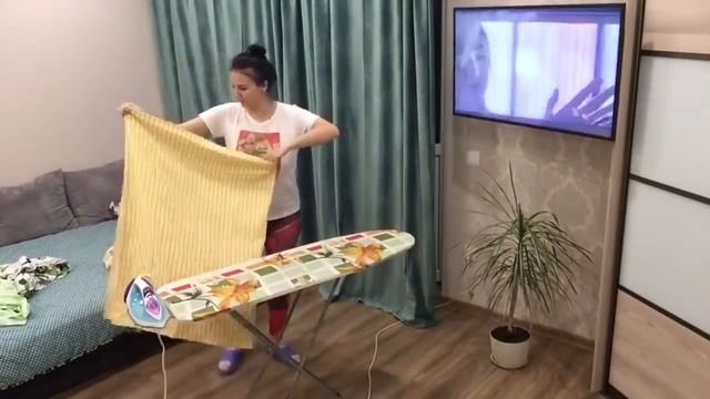 Ночная уборка в квартире / Как я глажу постельное белье / Мотивация! смотреть онлайн