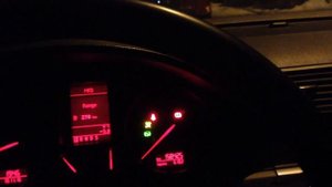 Volkswagen Passat B6 2.0 FSI BVY звук при повороте руля