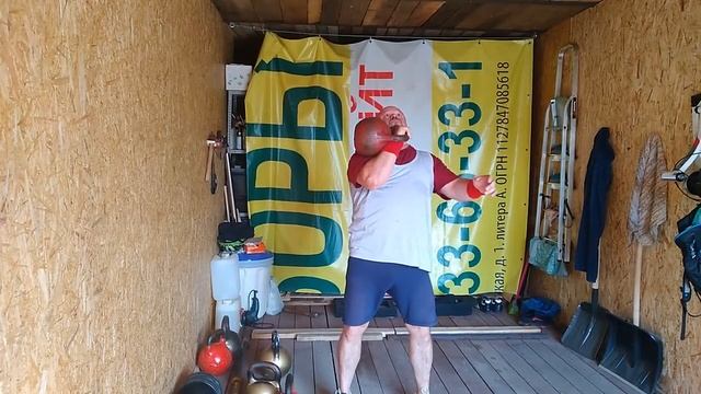 тренировка в гараже с гирями