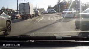 Посмотри как это просто... Насрать на пдд и знаки светофора !!!