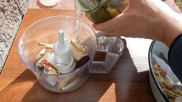 Как почистить и потереть хрен, чтобы было комфортно и без слёз! смотреть онлайн