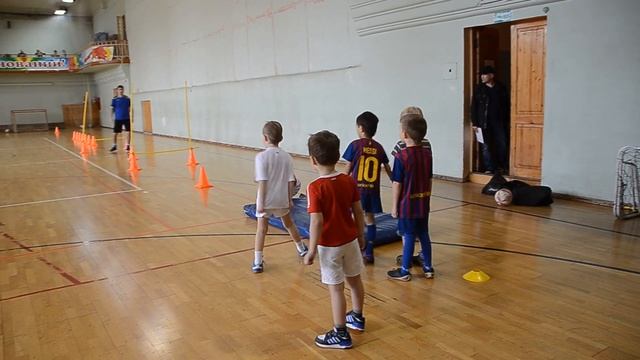 "Я-футболист",Секция детского футбола,28апр2013г. ч.9\65 смотреть онлайн