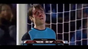 Самый лучший вратарь в мире спас свою  команду