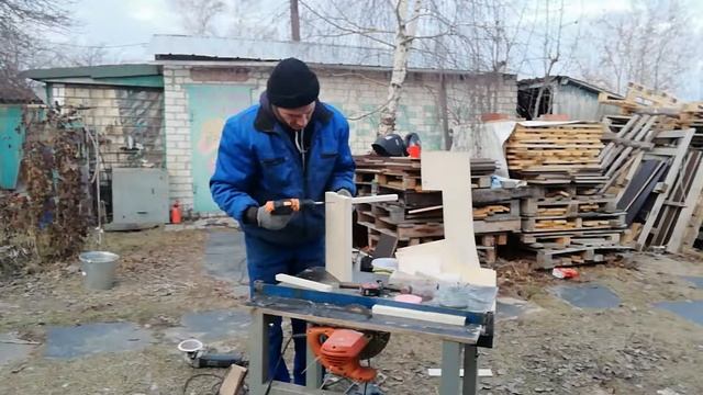 Простая КОРМУШКА ДЛЯ ПТИЦ своими руками смотреть онлайн