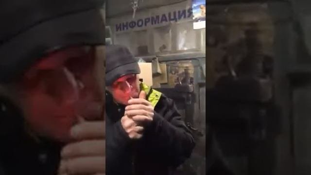 Тупой шиномонтажник.