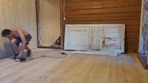 ШЛИФОВКА ДЕРЕВЯННОГО ПОЛА СВОИМИ РУКАМИ!