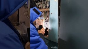 Вызвал электрика для замены вводного автомата на весь подъезд. Оценка ситуации