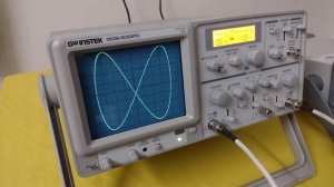 Dynamic Lissajous curves on my analog Oscilloscope GwInstek GOS-630FC