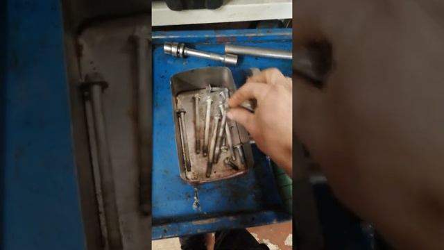 Renault Sandero 1,6, снять генератор, компрессор, гур, (навесуху) смотреть онлайн